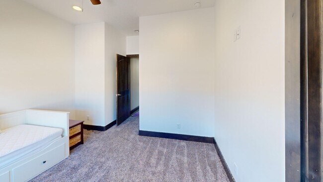 Building Photo - Partially Furnished Home