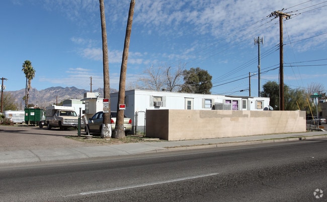 Building Photo - Adobe Manor