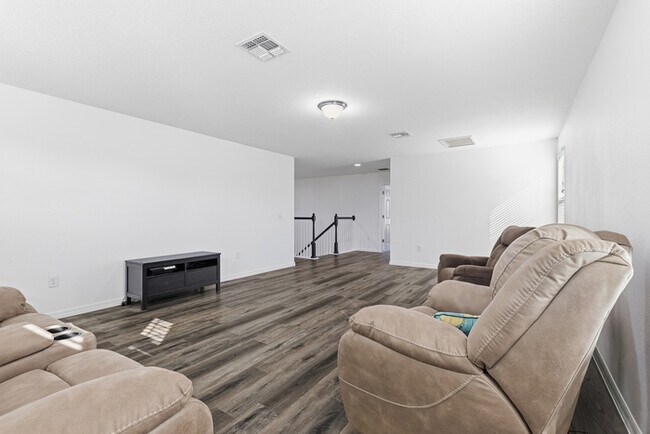 Building Photo - Waterfront Lake Nona Pool Home