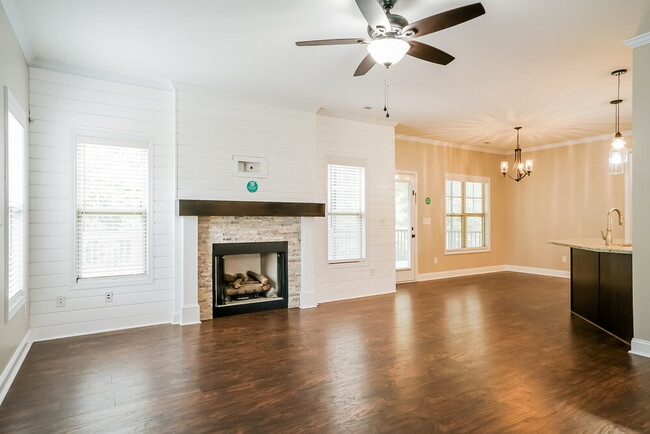 Building Photo - 151 Sharpstone Ln