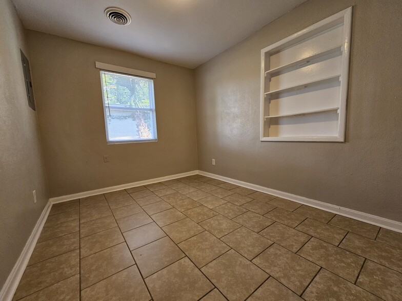Building Photo - 75 S Madison Dr
