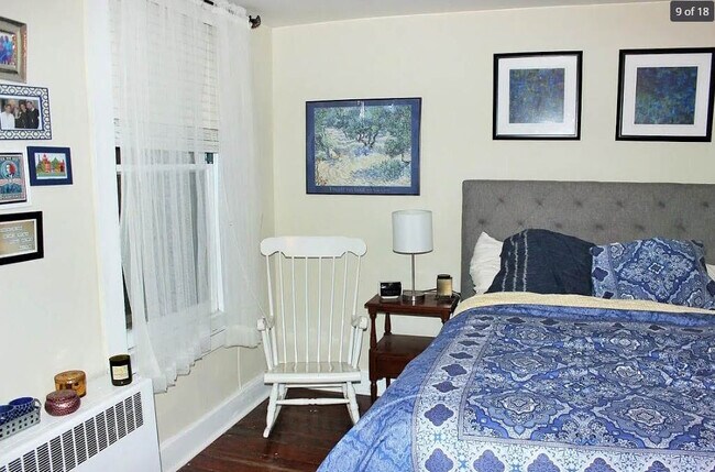 Building Photo - 2423 Manning St