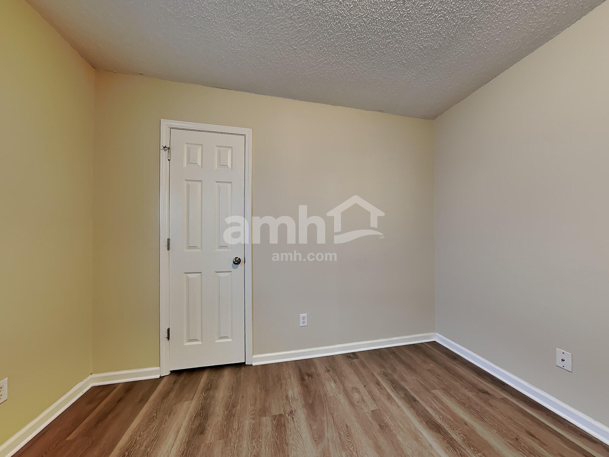 Building Photo - 7 Holly Springs Cir