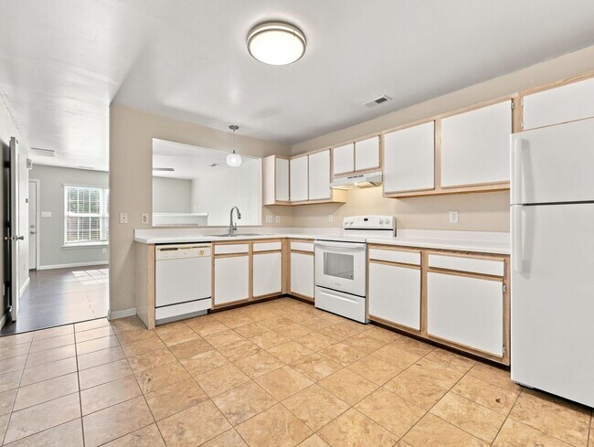Building Photo - 107 Spring Meadow Cir