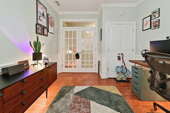 Building Photo - 4853 N Winthrop Ave