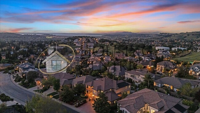 Building Photo - Custom Luxury Rental Home in HIGHLY DESIRA...
