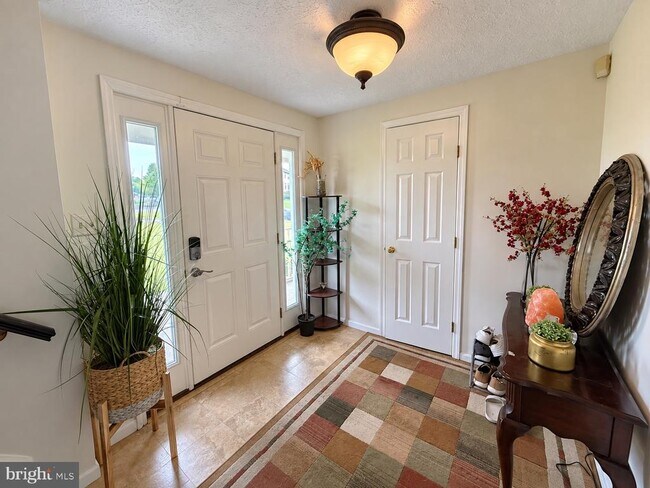 Building Photo - 43 Stoneshire Dr