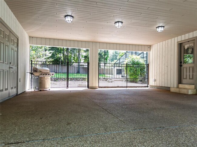 Building Photo - 4661 SW 7th Avenue Rd