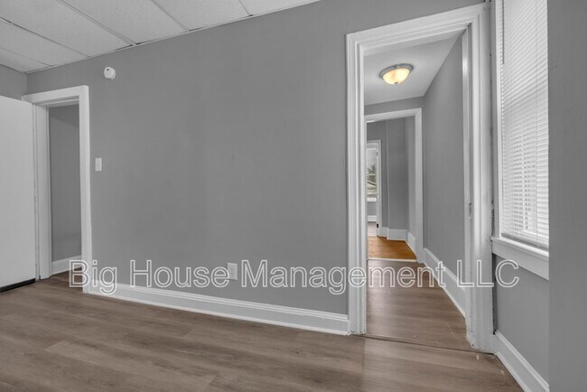 Building Photo - 339 E 25th St