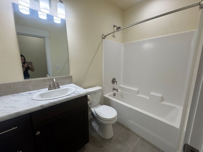 Building Photo - Rent Reduced! Home in Quincy