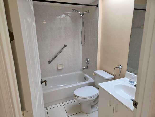 Building Photo - 4234 SE Home Way