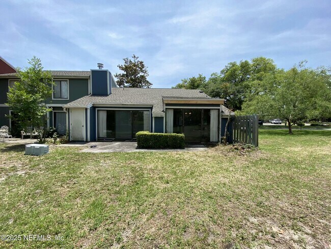 Building Photo - 6213 Lake Tahoe Dr