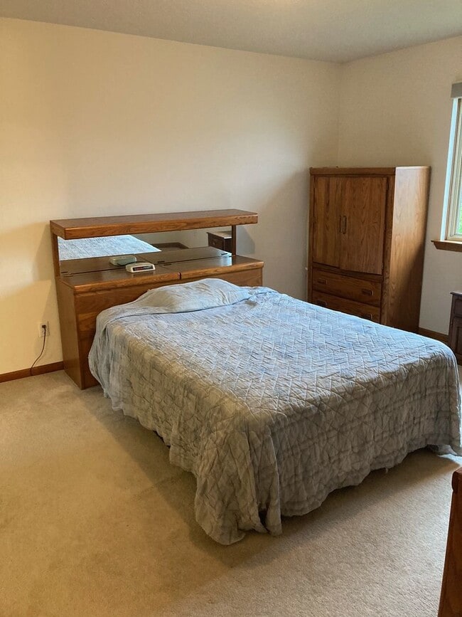 Building Photo - Two Bedroom Condo near St. Joes & EMU | Parking + Laundry