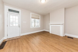 Building Photo - 243 Edith St