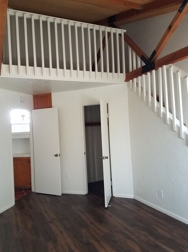 Building Photo - 526-528 10th Street