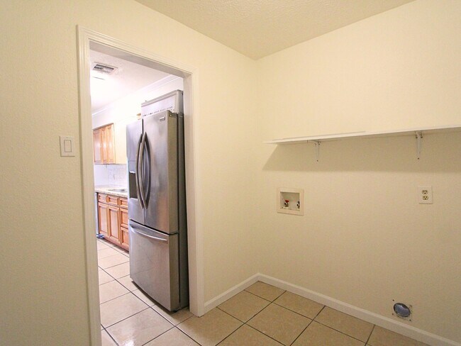 Building Photo - 3810 Bonita Ln