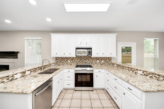 Building Photo - 8522 Sports Haven Dr