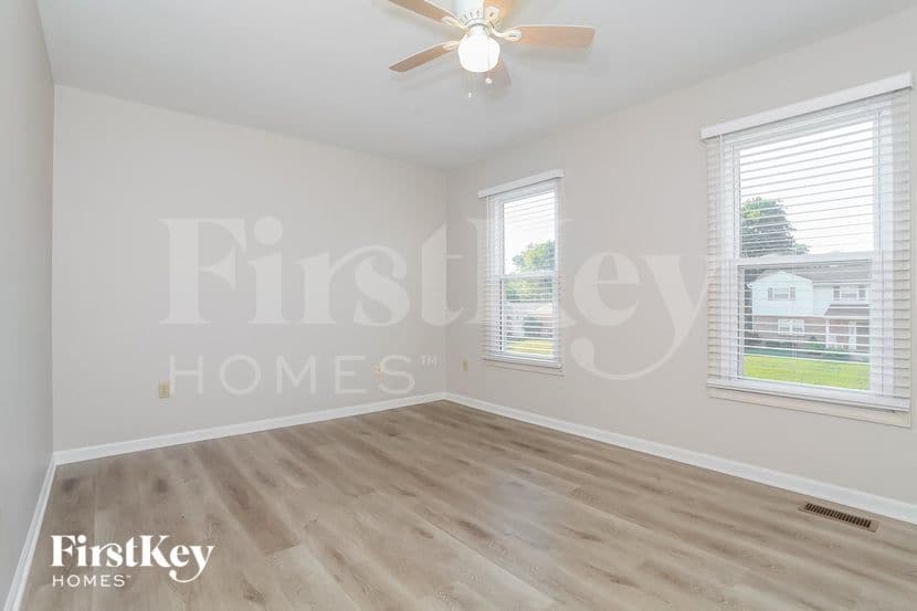 Building Photo - 8635 Coran Dr