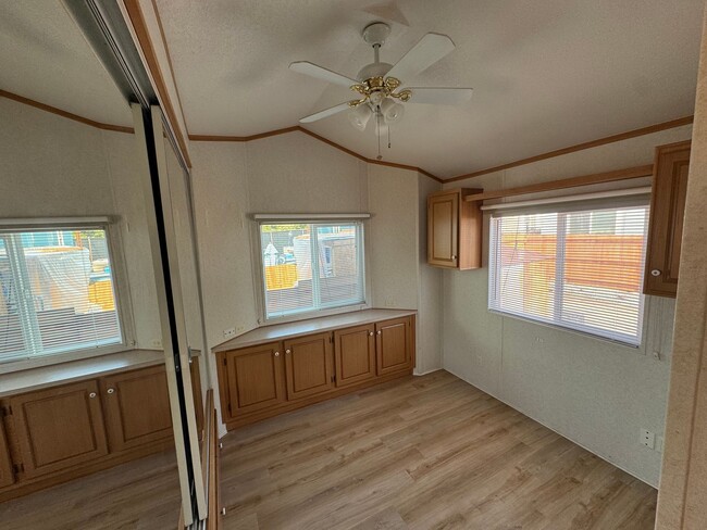 Building Photo - Cozy 1 Bedroom, 1 Bath Tiny Home Oasis in ...