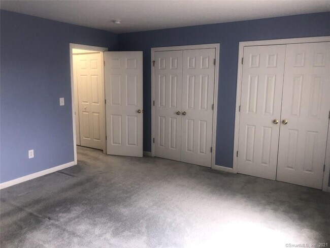 Building Photo - 560 Silver Sands Rd