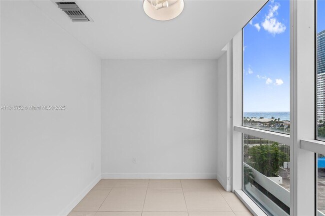 Building Photo - 1945 S Ocean Dr