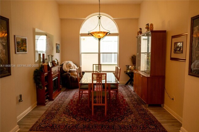 Building Photo - 9350 Via Classico W