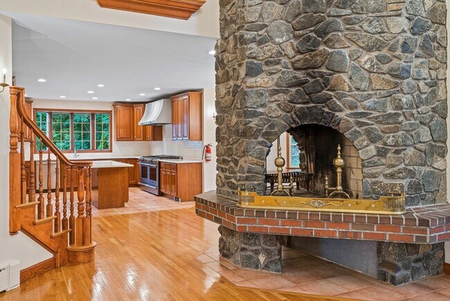 Building Photo - 282 High St