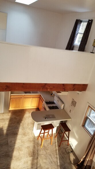 Building Photo - 661 Springtown Rd