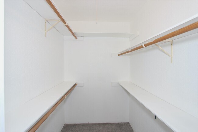 Building Photo - 10639 Braes Bend Dr