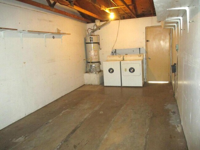 Building Photo - 1867 Pueblo Dr.