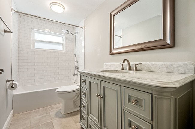 Building Photo - Recently Renovated 3BR Home Near Downtown Durham with Spacious Backyard! Available Now! Pet Frien...