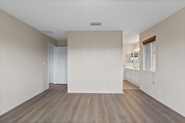 Building Photo - Perfect for Pets & Families! 4BR Ewa Beach Home with Fenced Yard & Pool Access