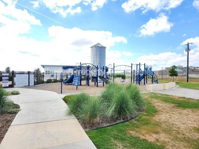 Building Photo - 13869 Llama Pl