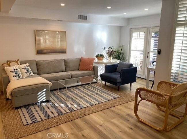 Building Photo - 237 Calliope St