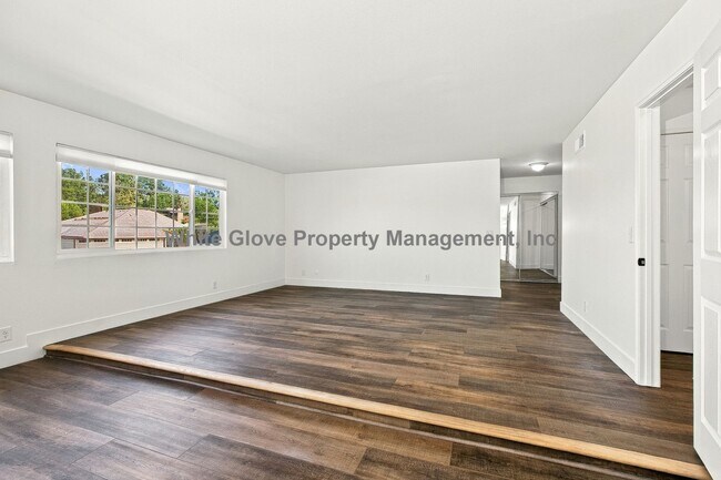 Building Photo - 265 S Via Montanera