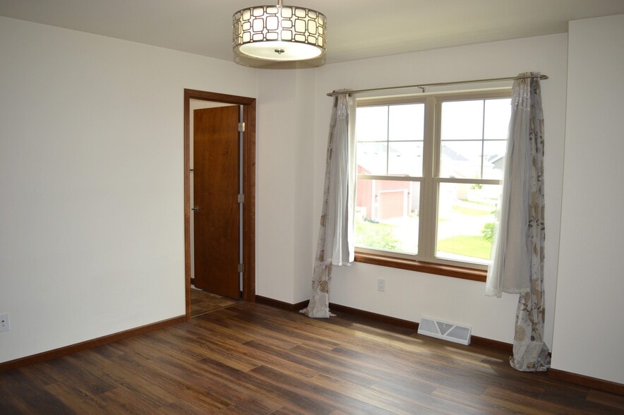 Building Photo - 9314 Highland Gate Way