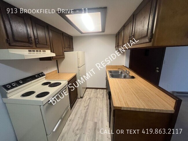 Building Photo - 913 Brookfield Dr