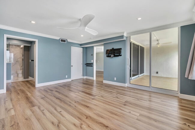 Building Photo - 911 Ocean Dr