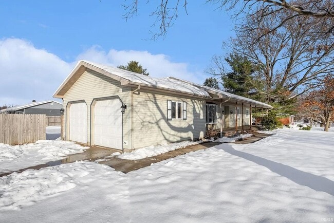 Building Photo - 24760 Lancer Dr