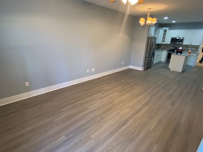 Building Photo - Marlin Pl - PCB