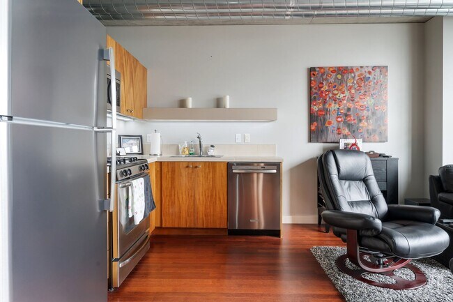 Building Photo - Civic Condominiums - FURNISHED 8th floor s...