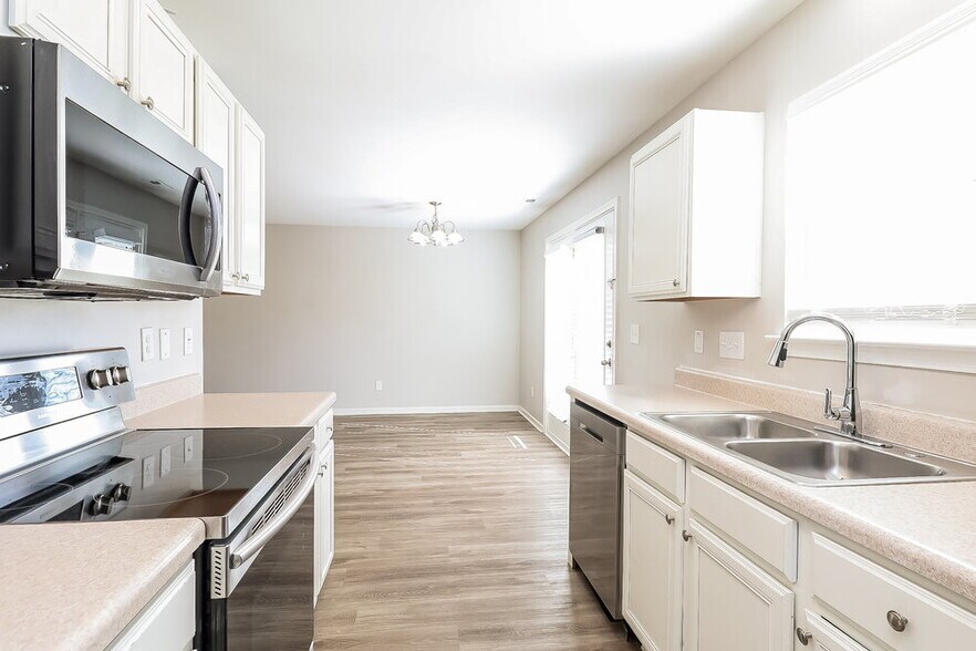 Building Photo - 1121 Vistalite Ln