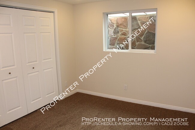 Building Photo - 1530 E Heather Cir