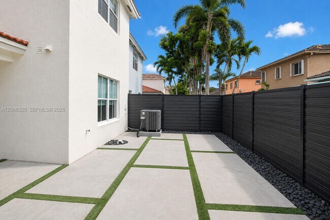 Building Photo - 16354 SW 48th Terrace