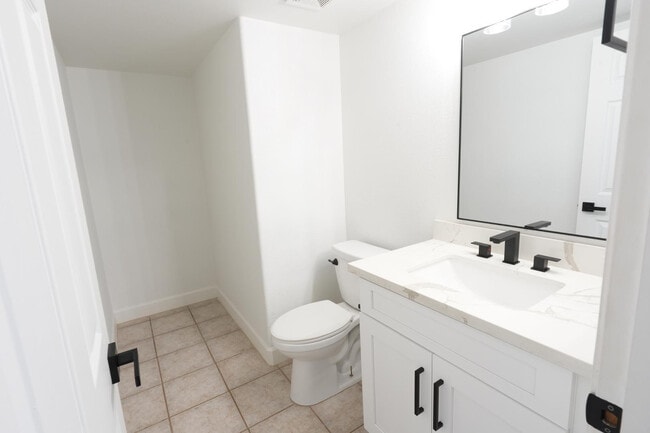 Building Photo - 16182 N 157th Dr