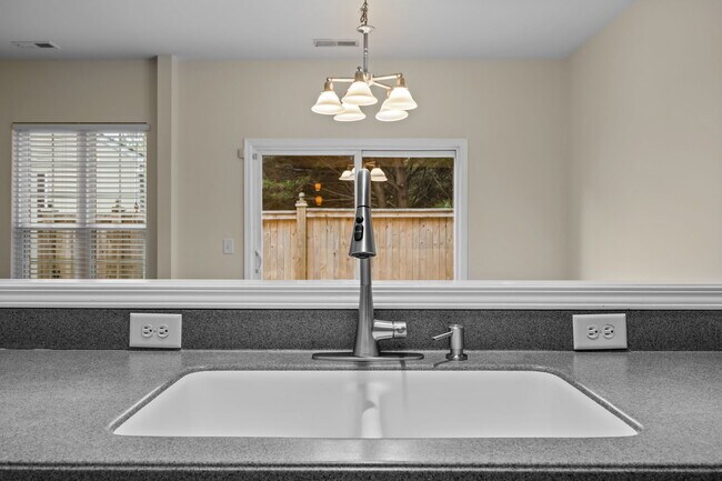 Building Photo - 7805 Jeffrey Alan Ct