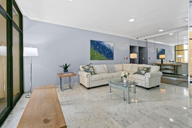 Building Photo - 2425 Presidential Way