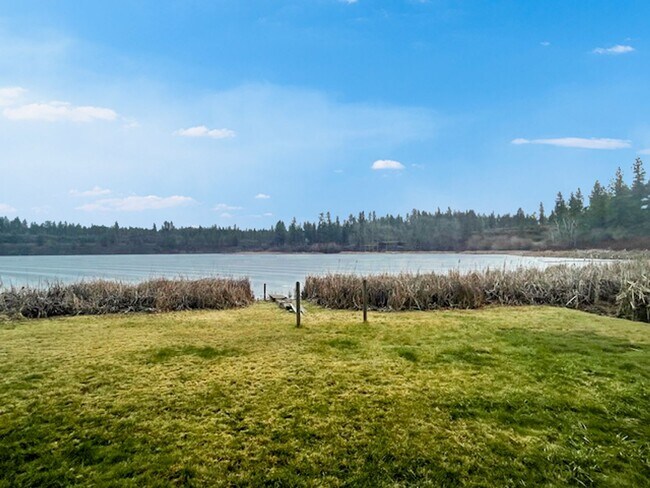 Building Photo - One-Bedroom, One-Bathroom Waterfront Home for Rent