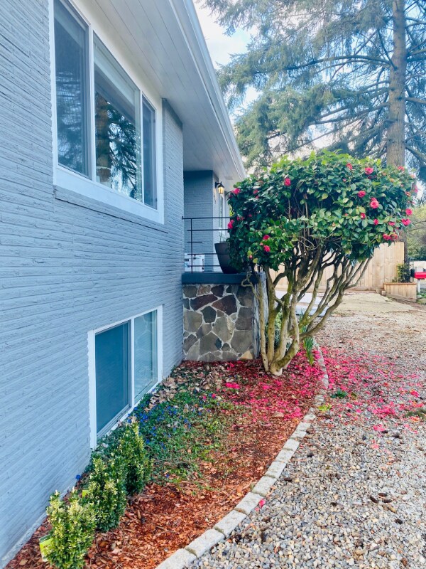 Building Photo - 3945 S Elmgrove St