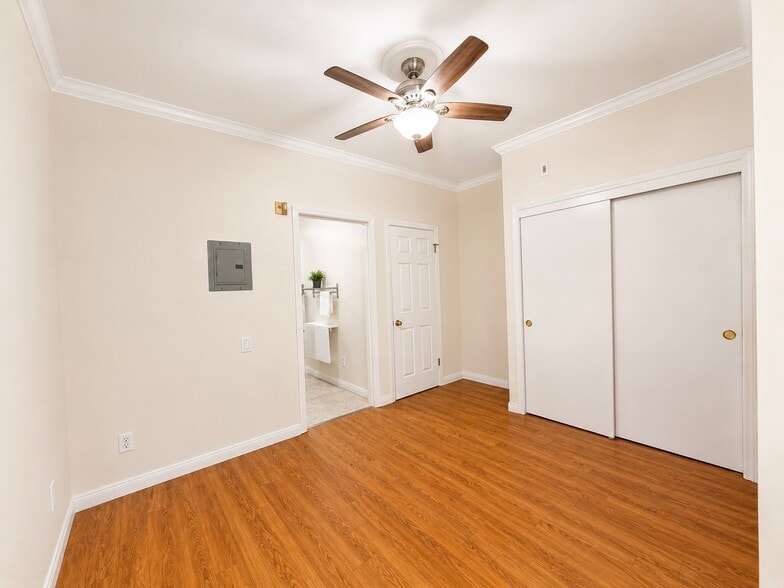 Building Photo - 1117 3rd St